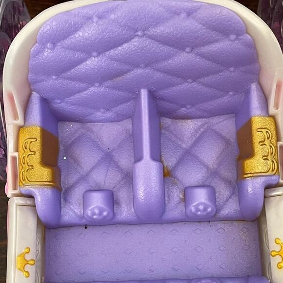 Shopkins Happy Places Royal Crown Carriage Replacement Doll Toy Stained Seat - Picture 8 of 8